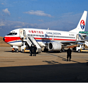 兴东航空托运航空快运业稳步发展的原因是什么？